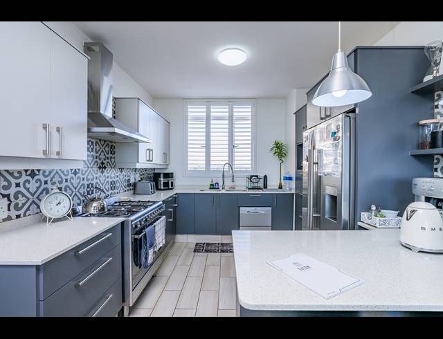 3 BEDROOM APARTMENT FOR SALE IN MORNINGSIDE